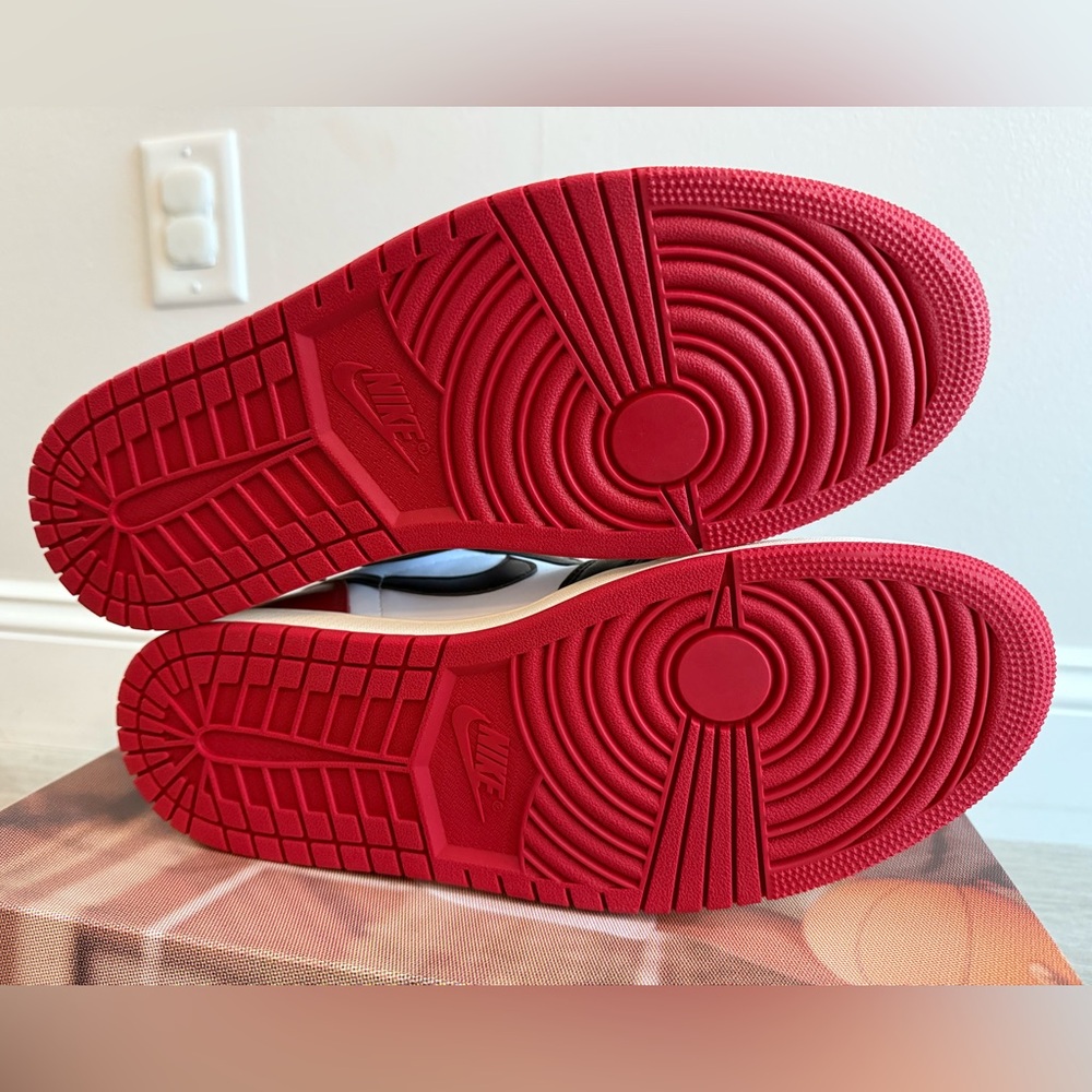 Jordan 1 Retro High OG Black Toe Reimagined DZ5485-106 Varsity Red White Sz 12 - Picture 8 of 11